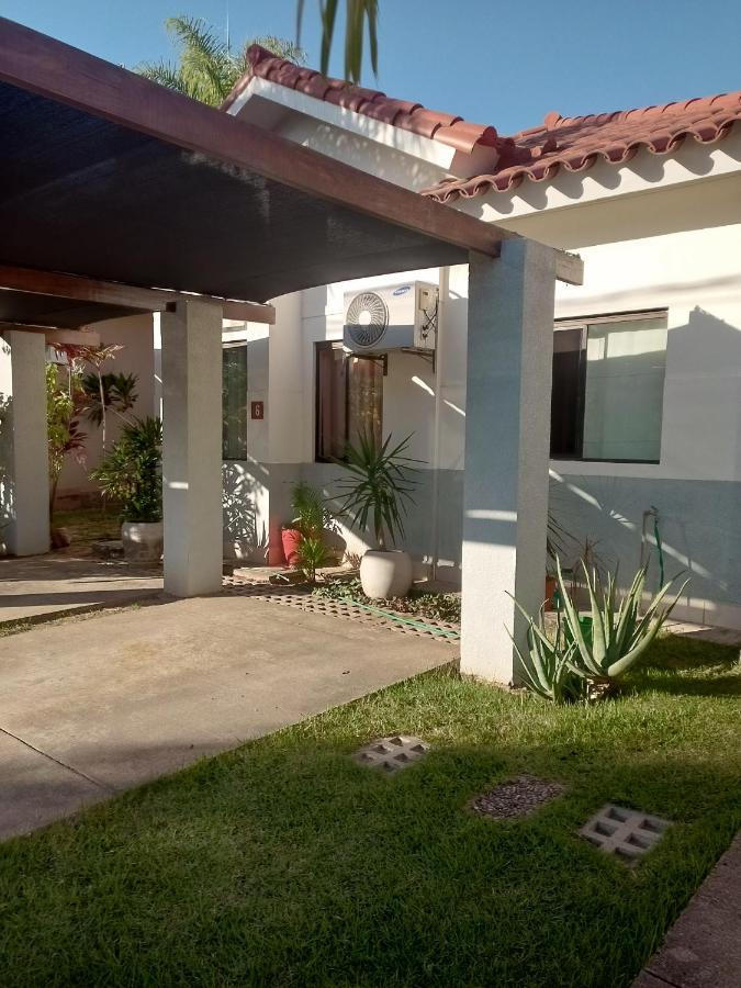 Pequeno Y Acogedor Departamento Con Garaje Y Recibe Pequenos Peluditos Santa Cruz de La Sierra Exterior photo
